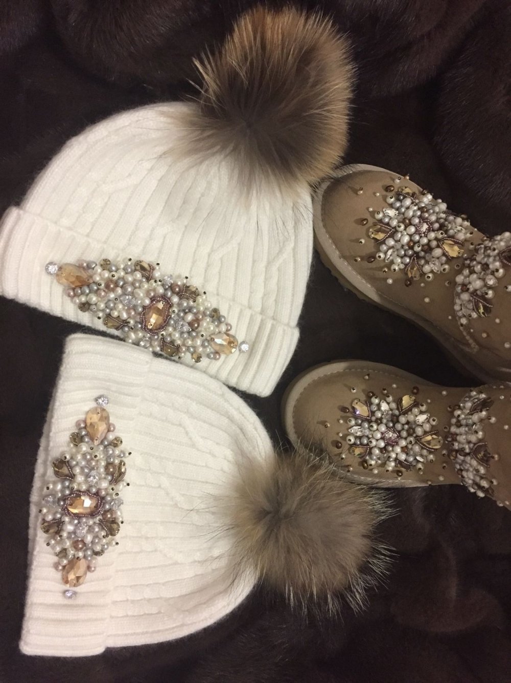Шапка со стразами