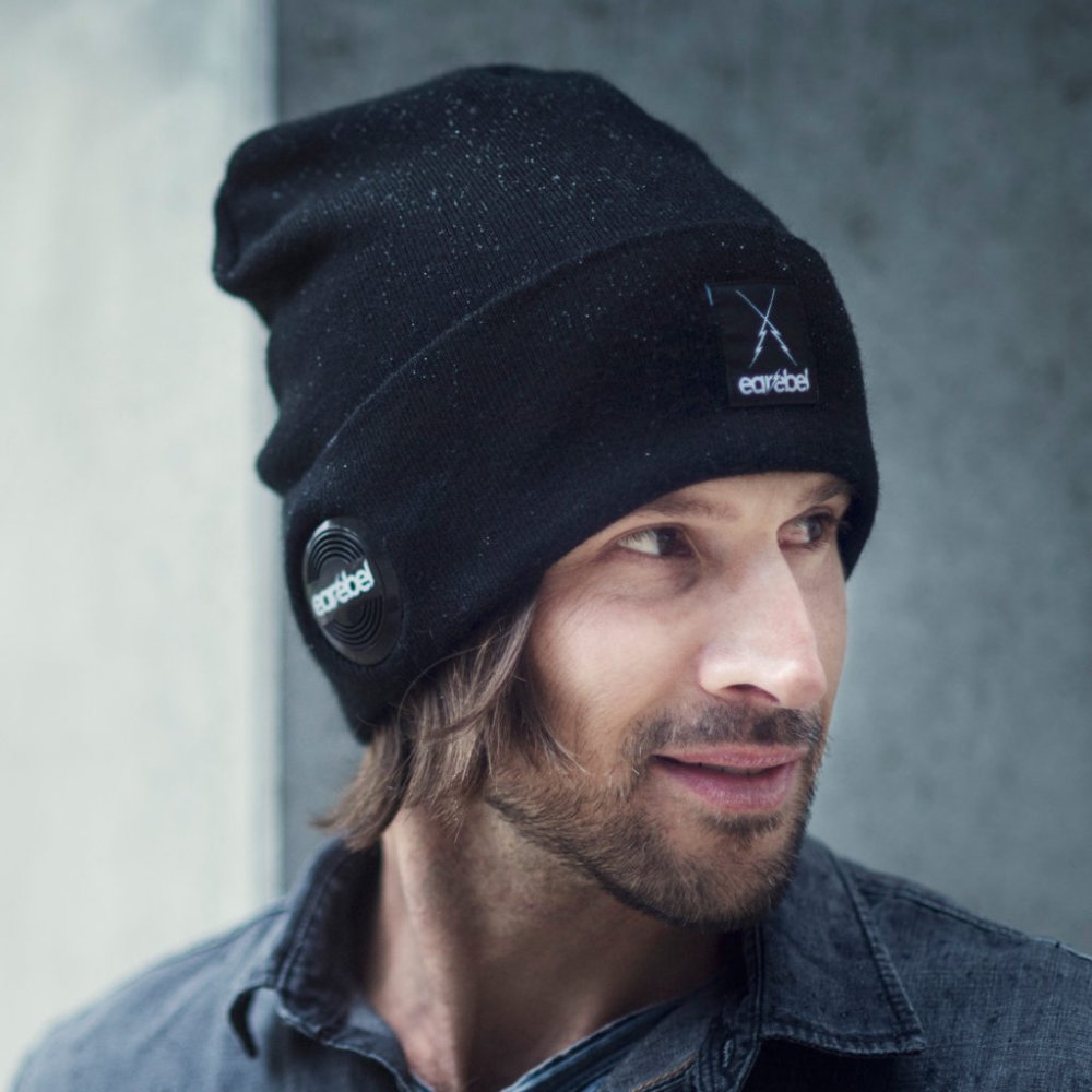 Зимняя шапка с ирокезом