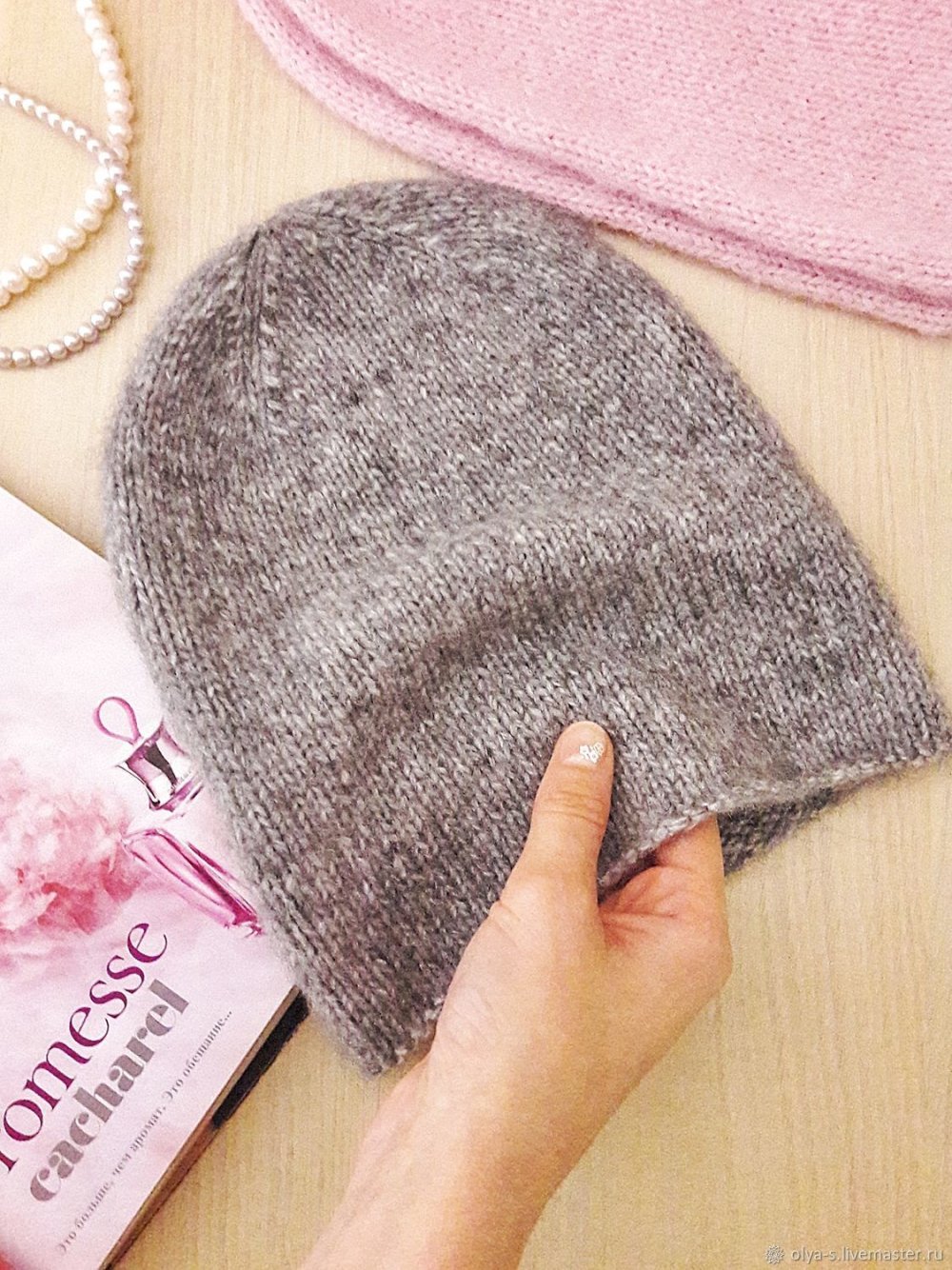 Шапочки из буклированной пряжи
