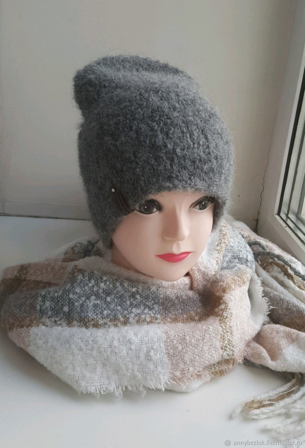 Шапка из буклированной пряжи