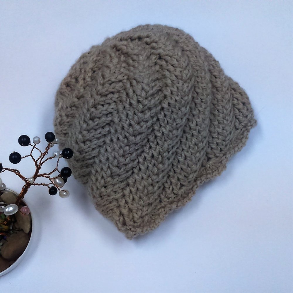 Шапочка рельефными столбиками