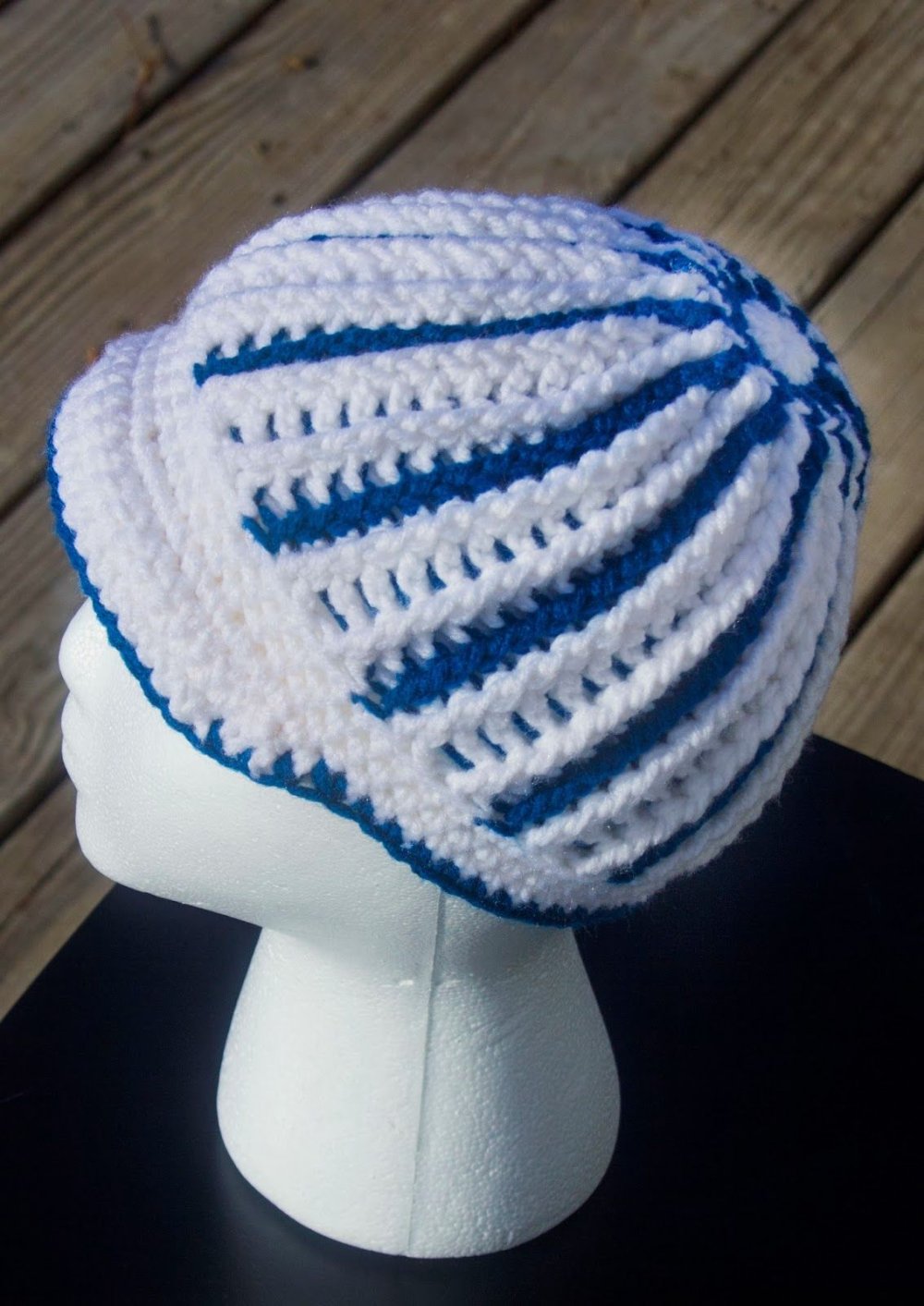 Вязаные шапки для бабушек