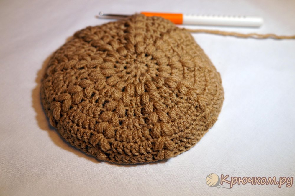 Шапка крючком выпуклыми рельефными столбиками