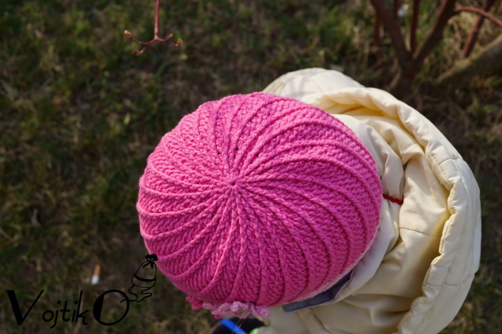 Шапка рельефными столбиками