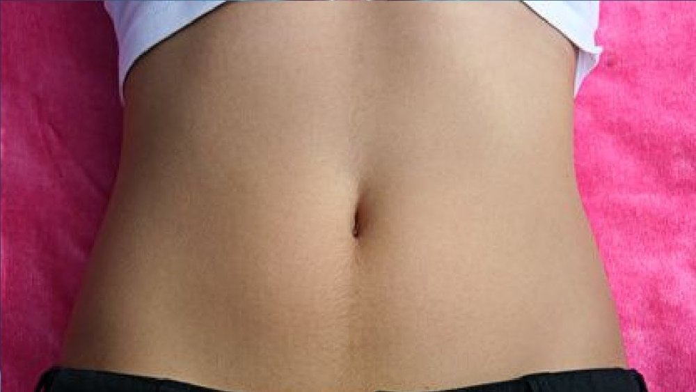 Волосатый женский живот