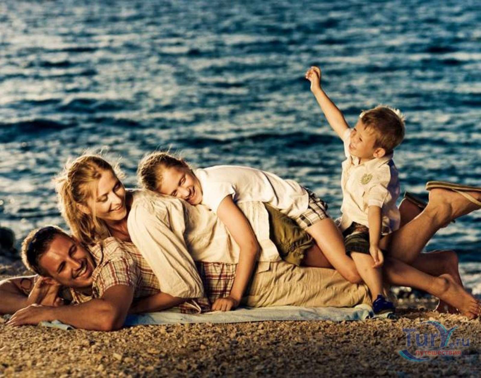 фотографии семьи на море