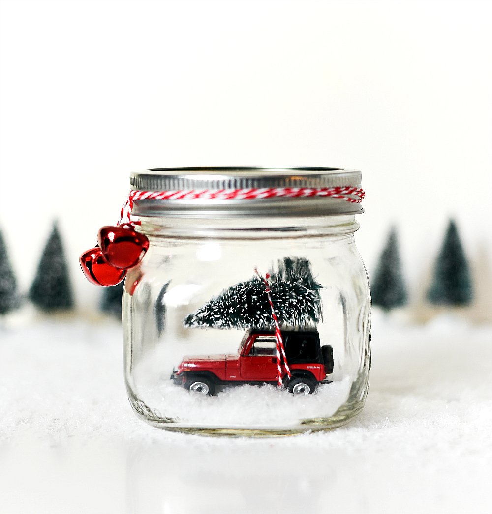 Поделка в банке на новый год