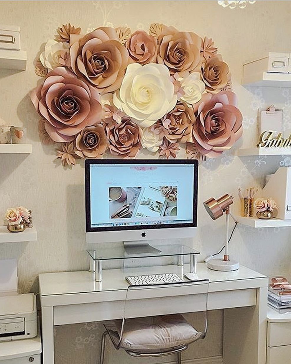 Рабочее место в цветах