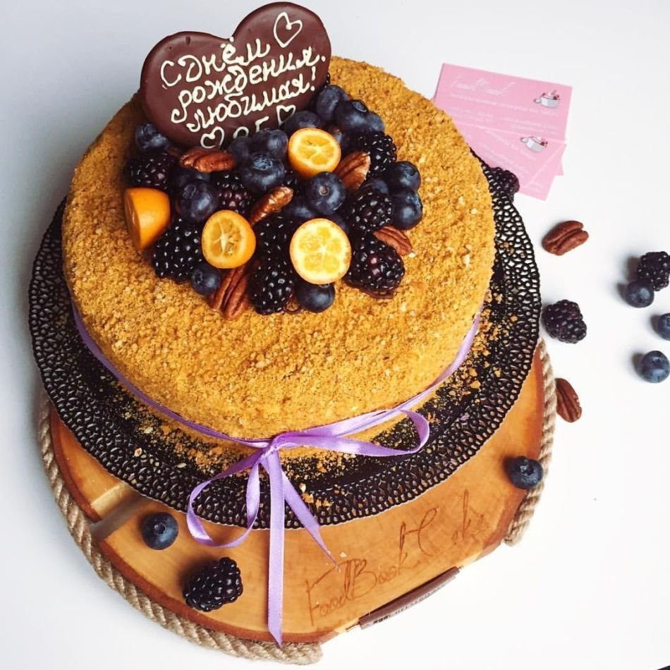 Украшение медового торта