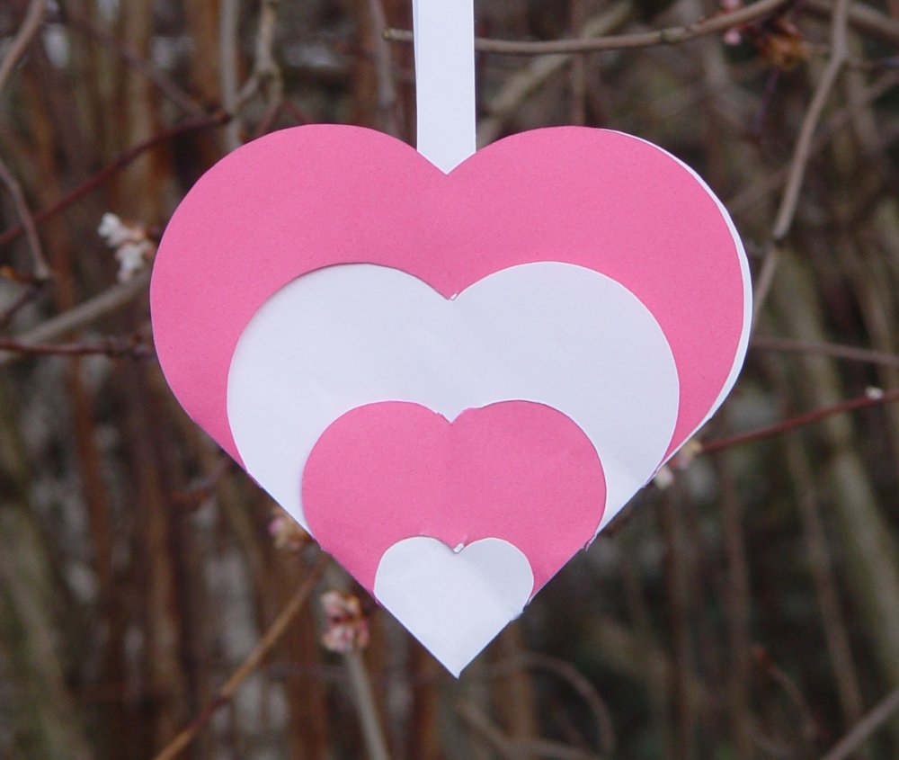 Новогодние сердечки из бумаги