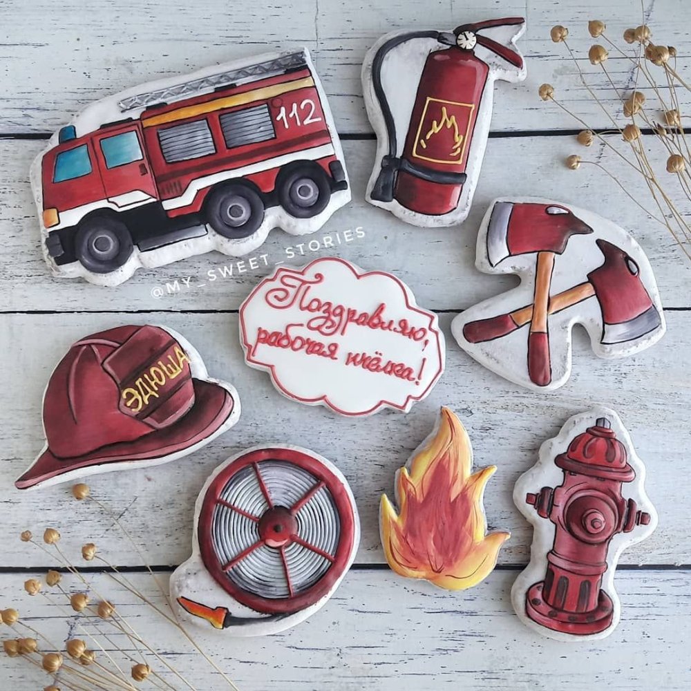 Пряник в виде пожарной машины