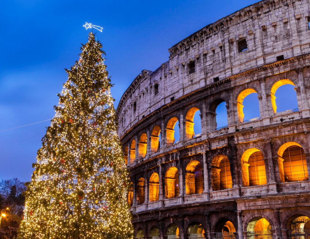 Италия в Рождество Колизей