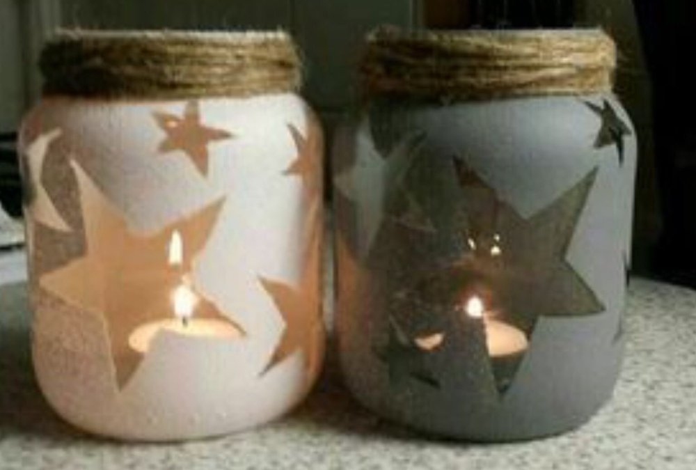 Подсвечник из стеклянной банки