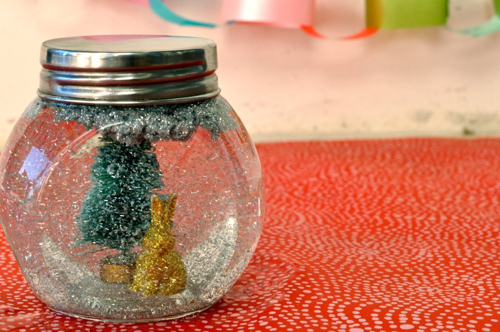 Поделка в банке с глицерином