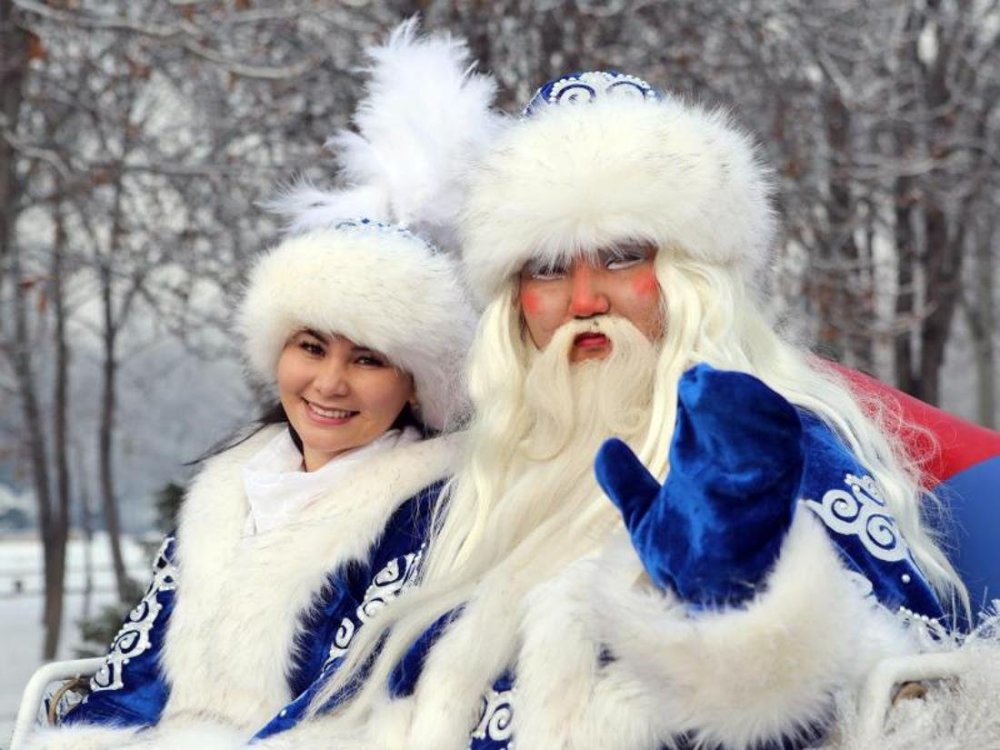 Дед Мороз и Снегурочка