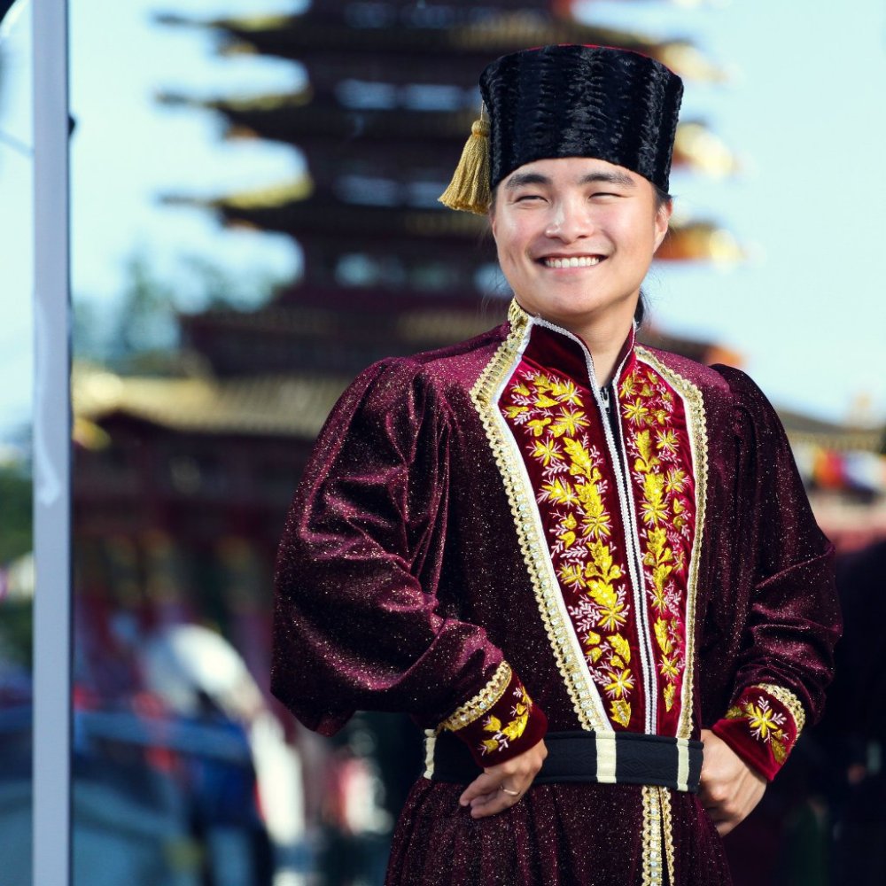 Калмыцкий национальный костюм мужской