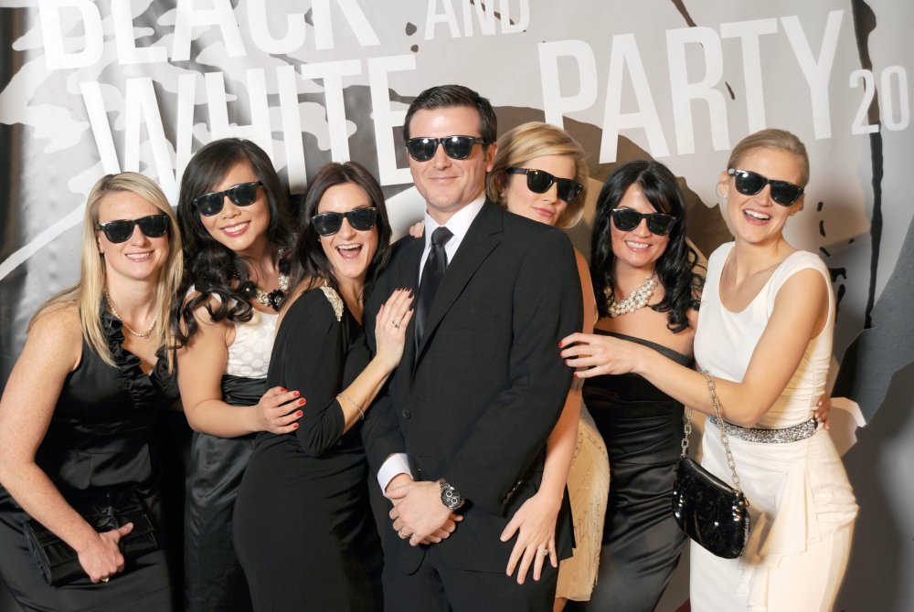 Вечеринка Блэк энд Вайт