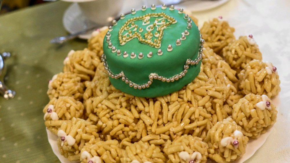 Татарское национальное блюдо Чак-Чак